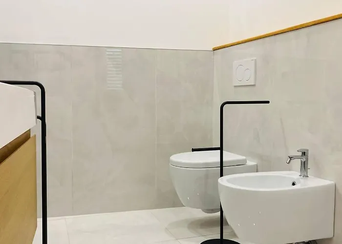 Palestro 8_art House בית נופש *